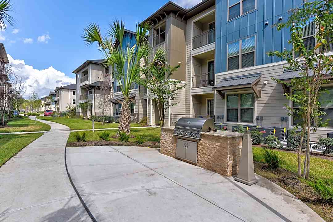 The Pointe At Valley Ranch Town Center 20290 Park Lake View Dr New Caney Tx Apartments For Rent Rent Com