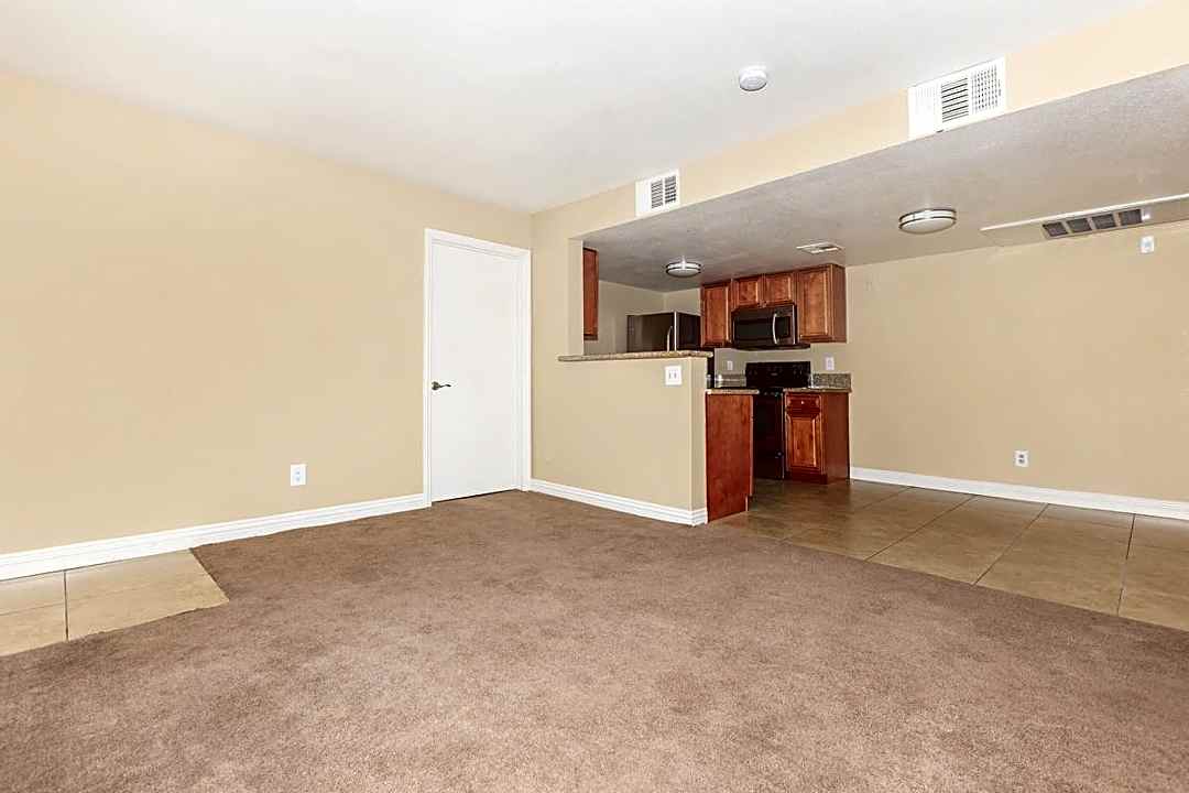 Las Brisas De Cheyenne 3985 East Cheyenne Las Vegas Nv Apartments For Rent Rent Com
