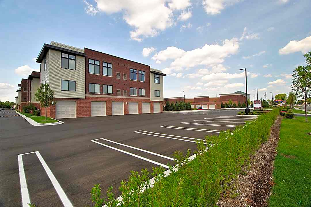 42 West 18248 W 12 Mile Rd Southfield Mi Apartments For Rent Rent Com