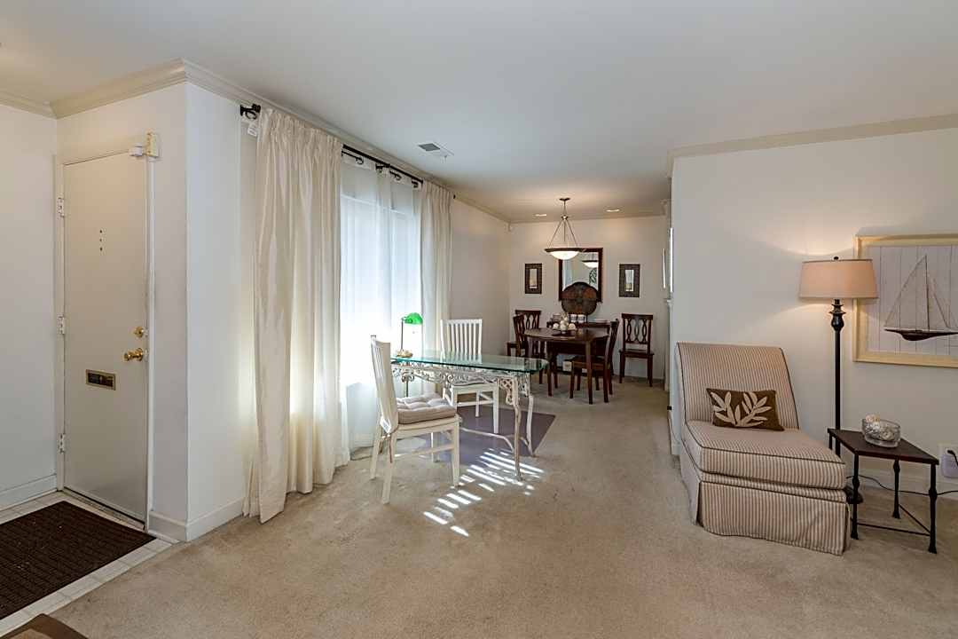 Ashton Glen 8850 Golden Oak Dr Manassas Va Apartments For Rent Rent Com