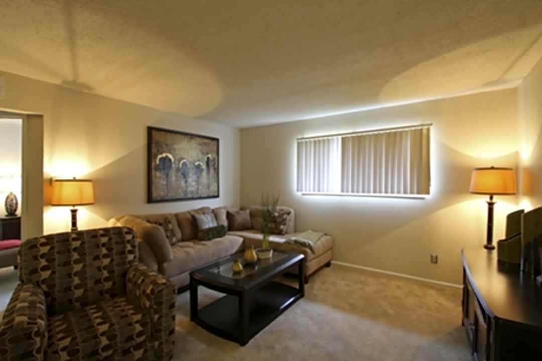 royal ridge apartments kck