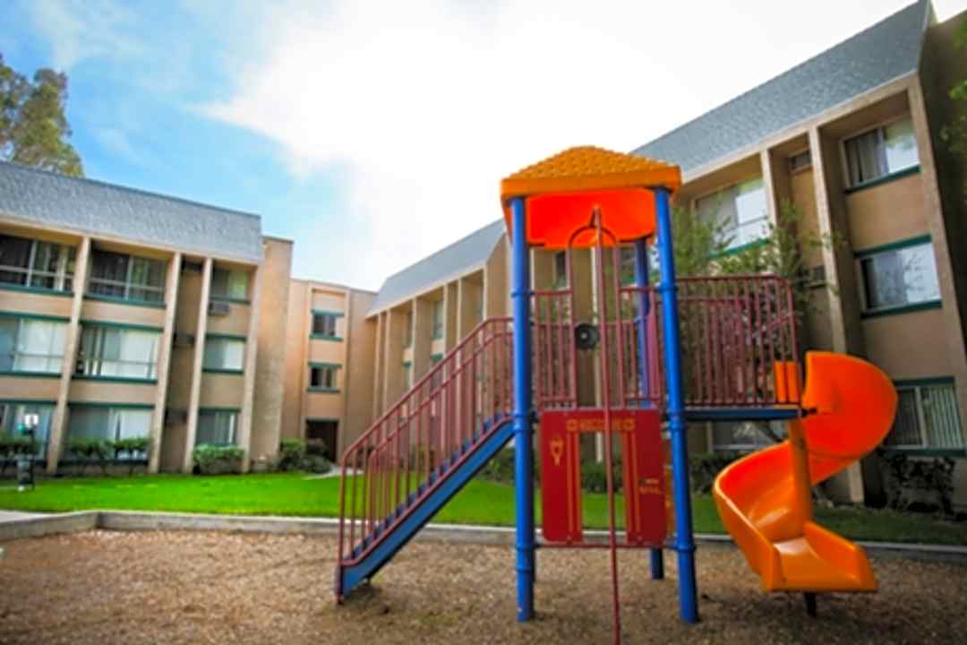 Independence Park - 6630 Independence Ave Canoga Park Ca Apartments For Rent Rentcom