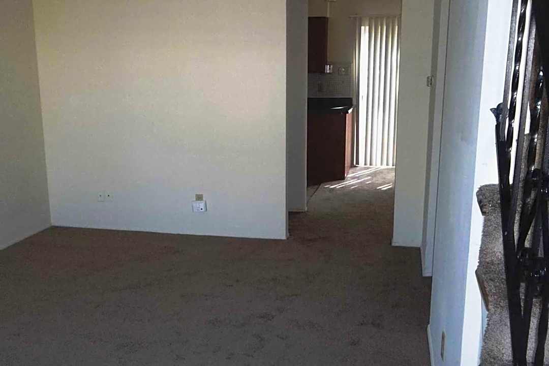 chez paree apartments townhomes 240 chez vant ct hazelwood mo apartments for rent rent com