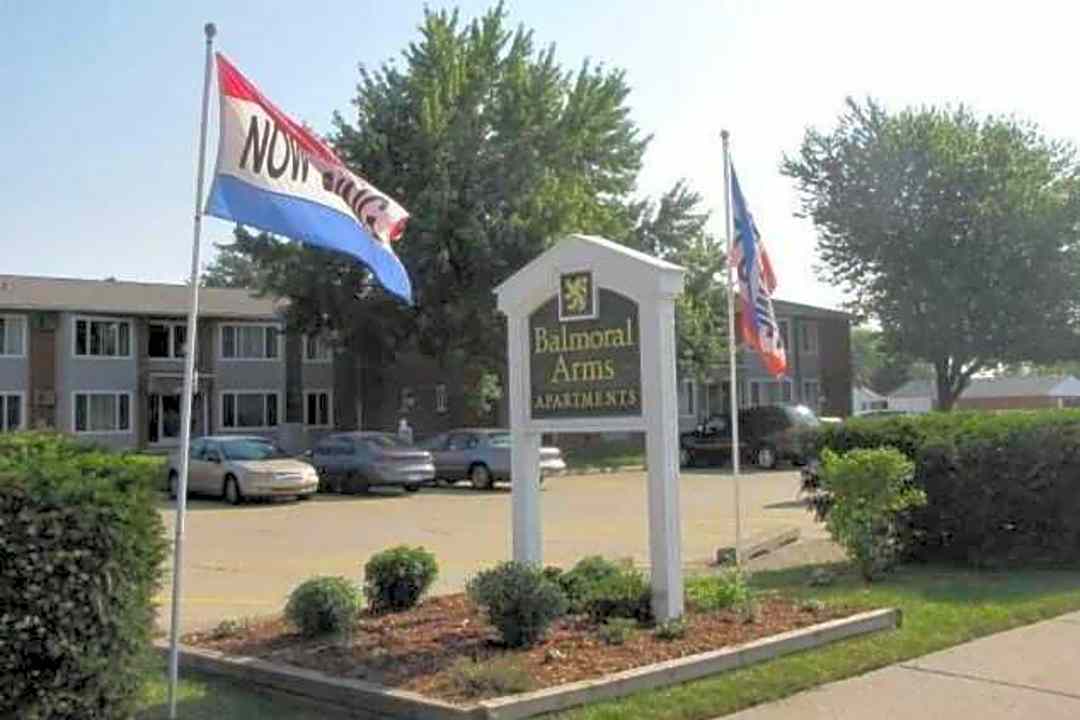 balmoral arms 8129 independence dr sterling heights mi apartments for rent rent com