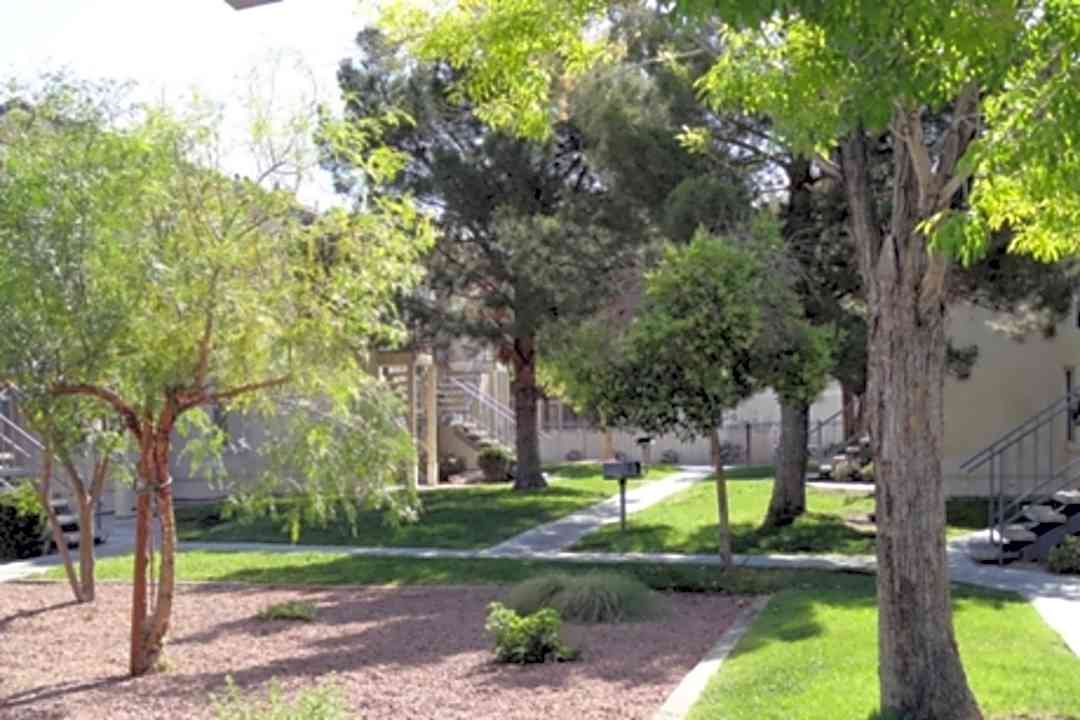 Meadow Vista 4555 Karen Ave Las Vegas Nv Apartments For Rent Rent Com