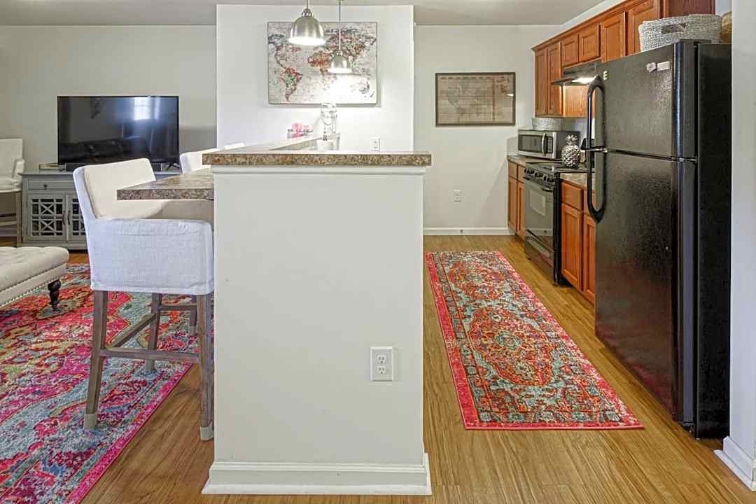 Akabe Village 1100 2215 Lavender Circle Howell Nj Apartments For Rent Rent Com
