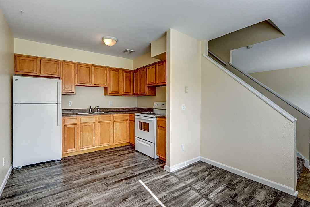 Garden Grove Townhomes 1005 N Grove St Bowling Green Oh Apartments For Rent Rent Com