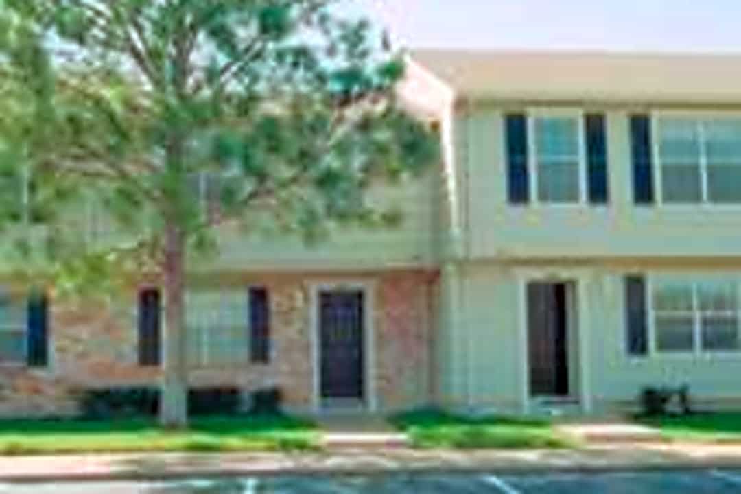 Mustang Creek 2900 Matlock Road Arlington Tx Apartments For Rent Rent Com
