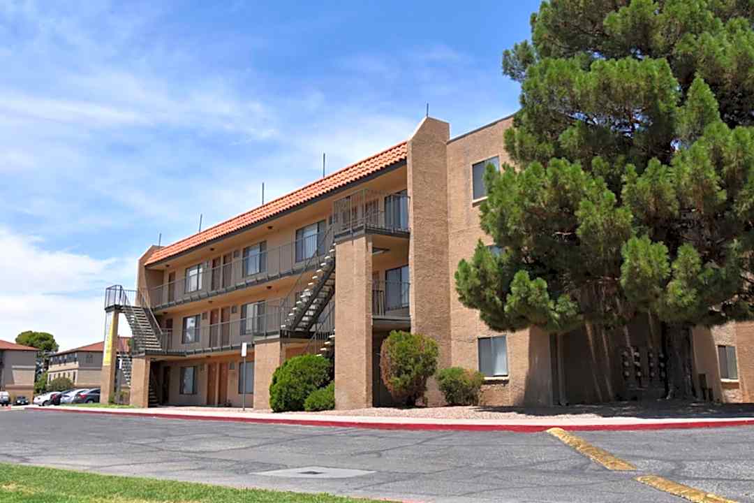 Album Park Apartments - 2655 N Yarbrough Dr | El Paso, TX Apartments for  Rent | Rent.