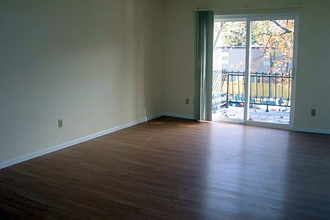 chez paree apartments townhomes 240 chez vant ct hazelwood mo apartments for rent rent com