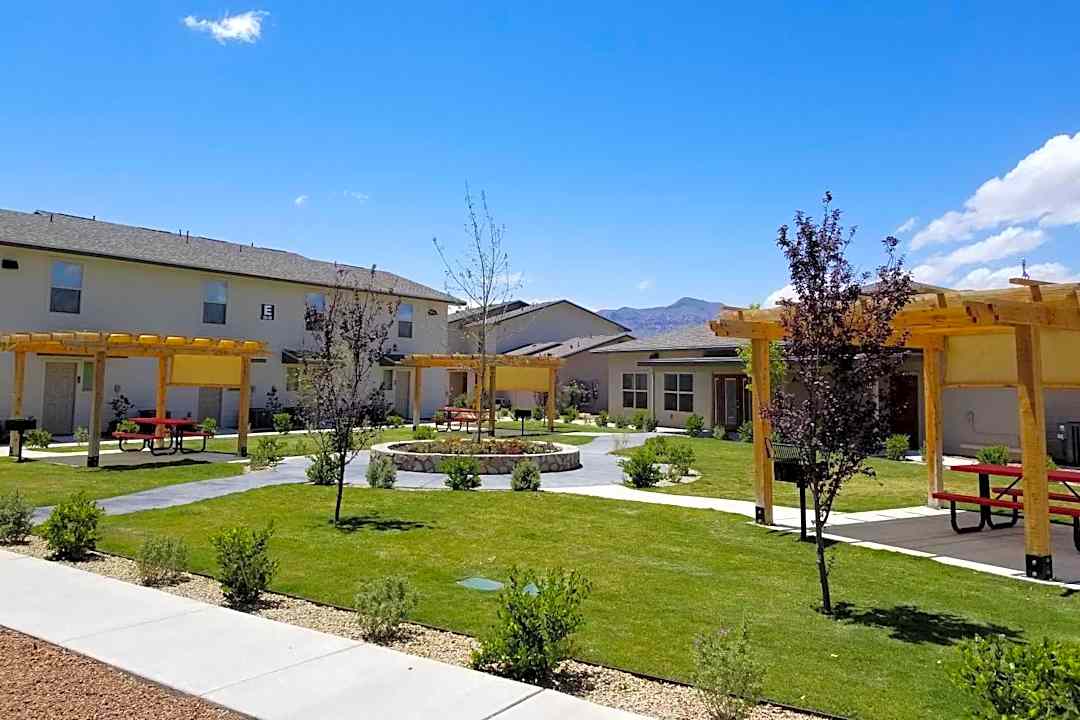 desert sky apartments 9924 railroad dr el paso tx apartments for rent rent com