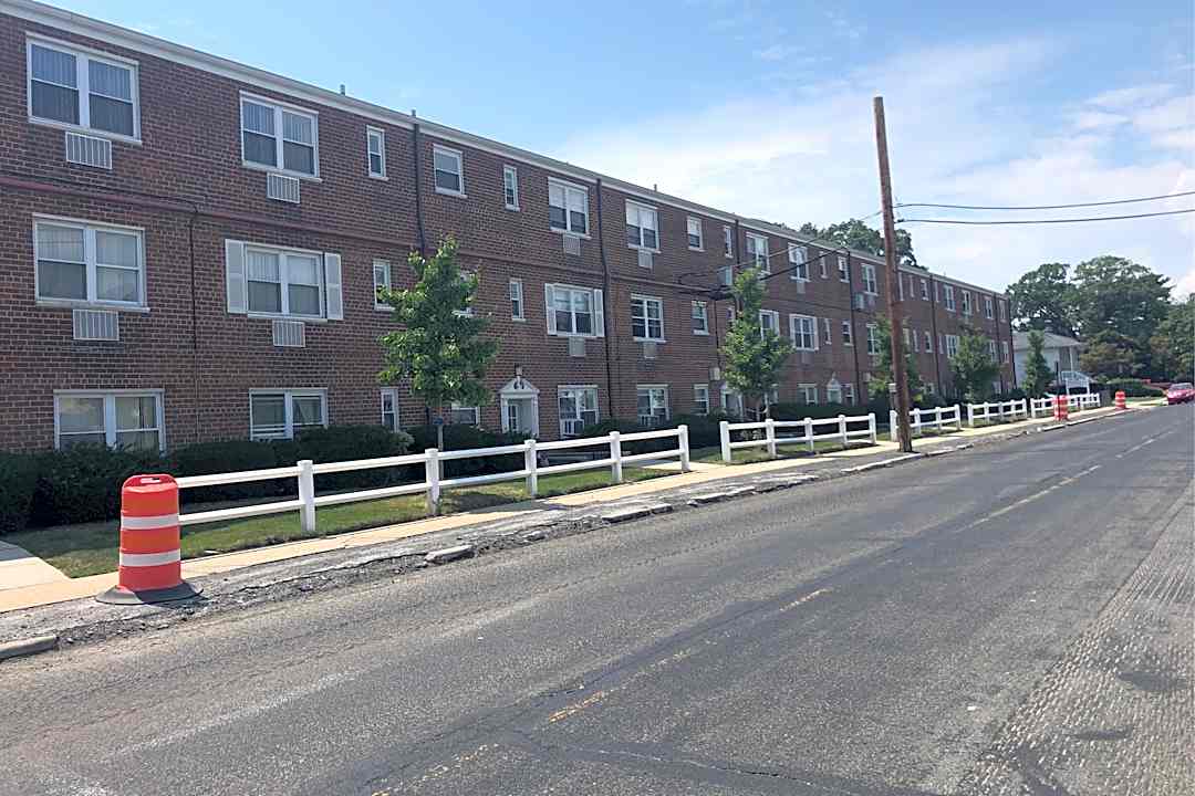 maple crest apartments at east rockaway 419 atlantic ave east rockaway ny apartments for rent rent com