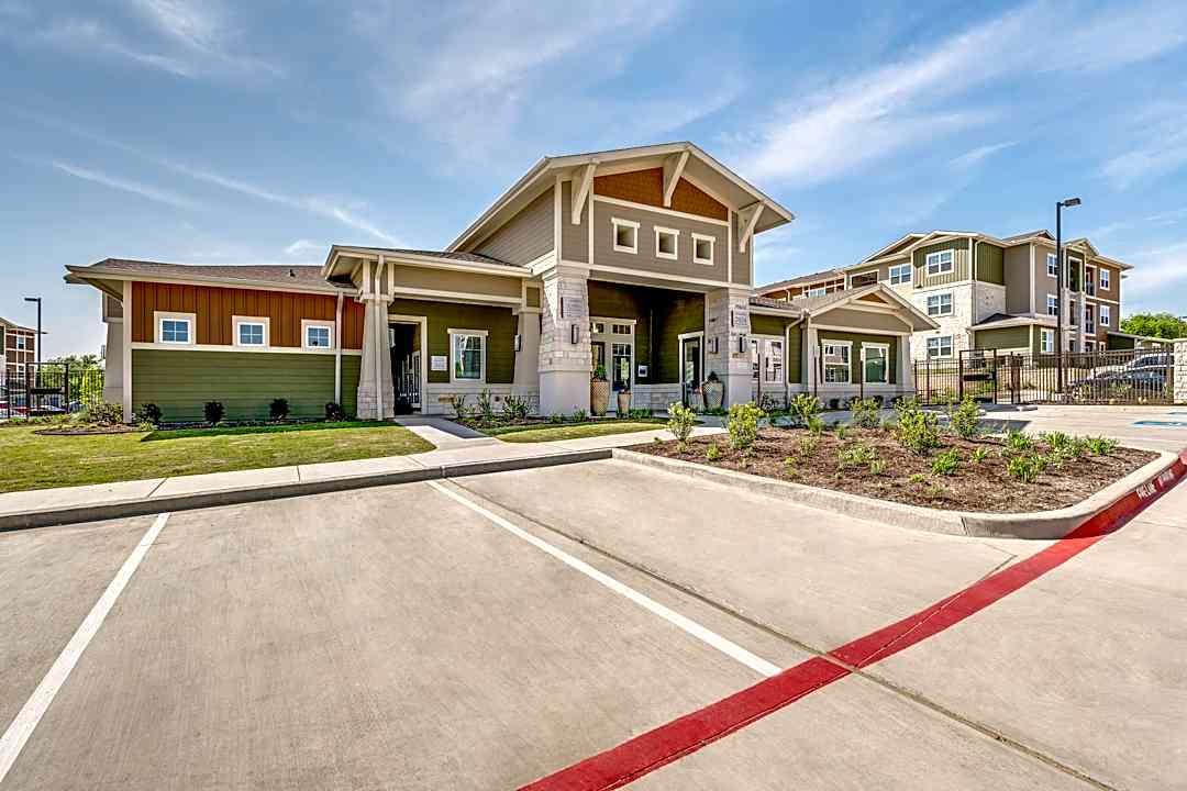 2900 Broadmoor 2900 Broadmor Drive Fort Worth Tx Apartments For Rent Rent Com