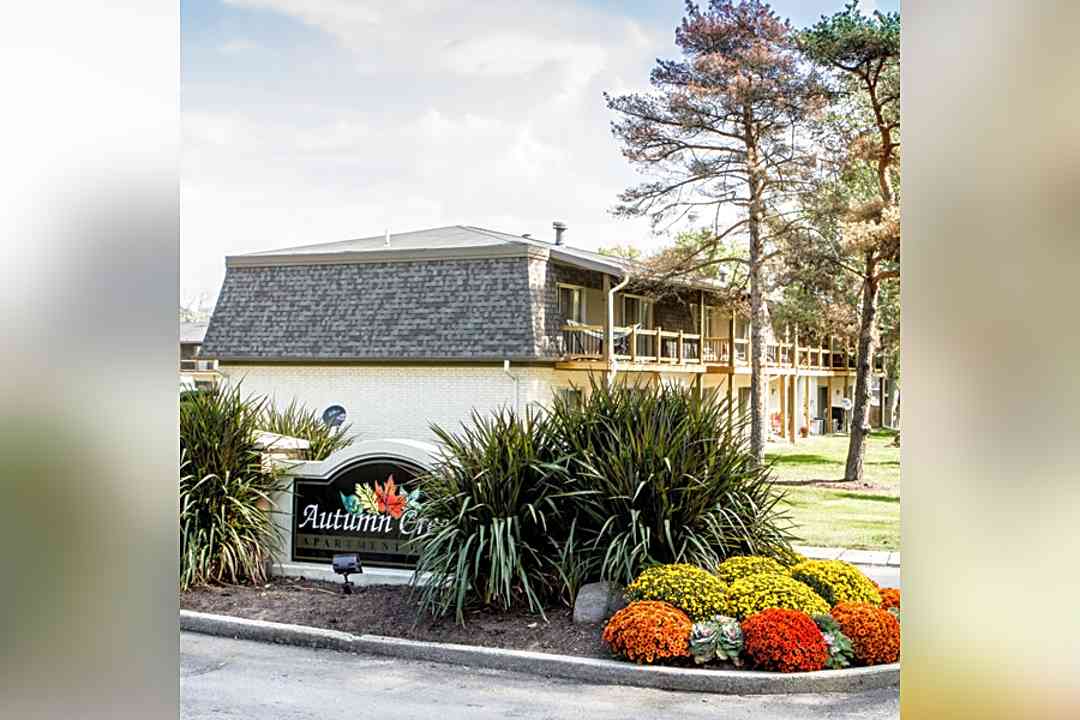 Autumn Creek Apartments 2034 Ardmore Ave Fort Wayne In Apartments For Rent Rent Com