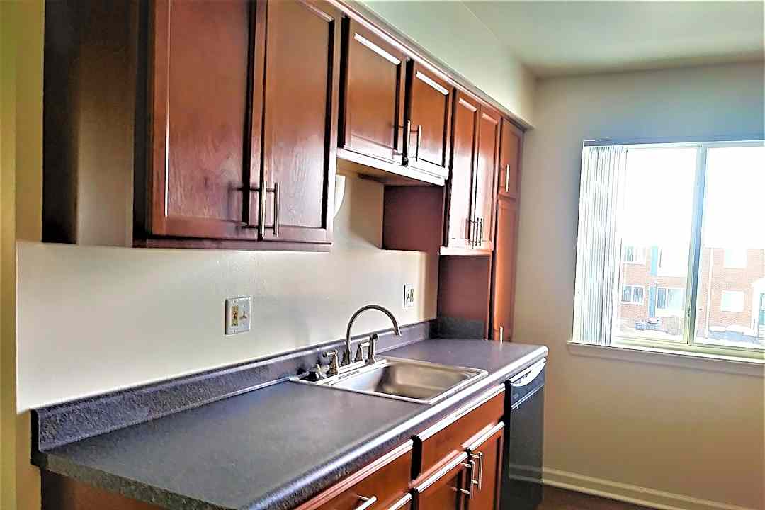 Kingsley 34800 Moravian Dr Sterling Heights Mi Apartments For Rent Rent Com