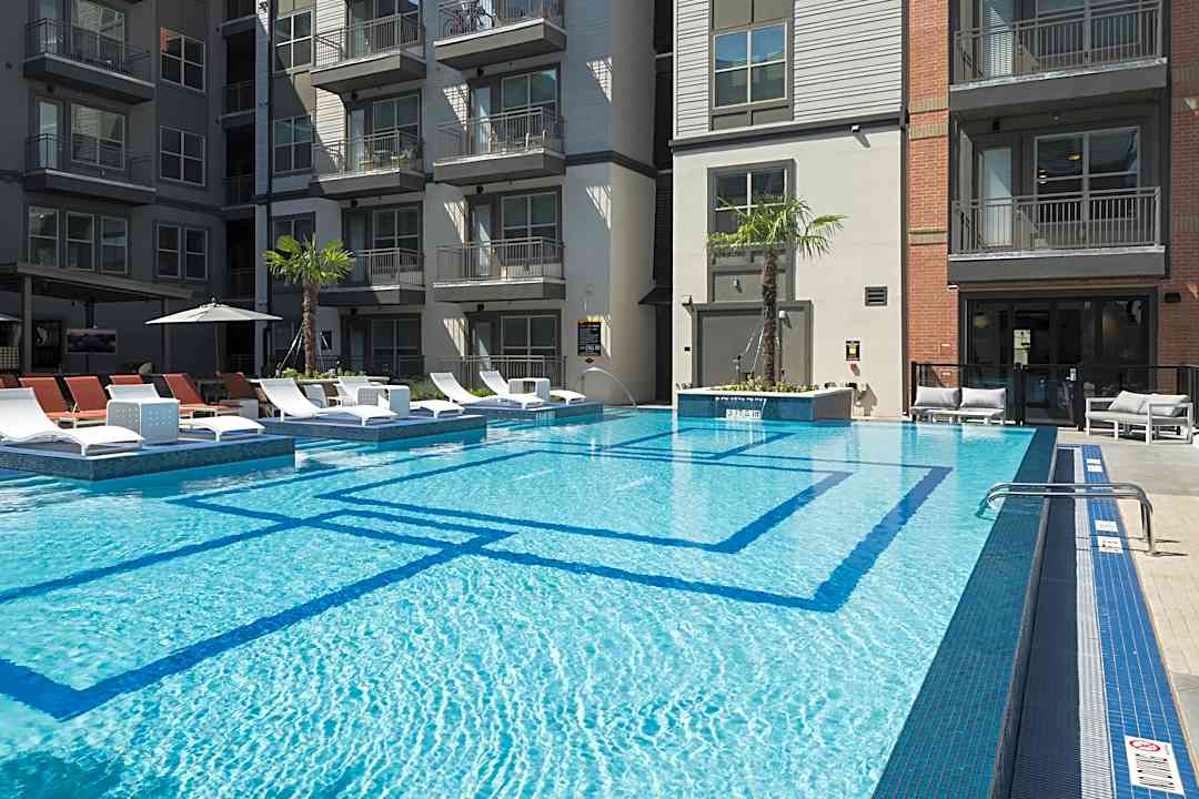 Essence On Maple 2600 Throckmorton St Dallas Tx Apartments For Rent Rent Com