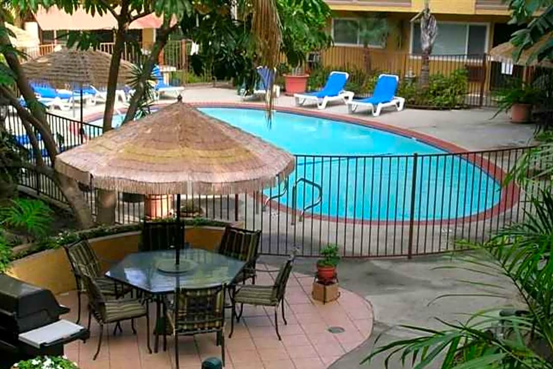 Casa Granada Apartments - 400 Merrimac Way | Costa Mesa, CA Apartments for  Rent | Rent.