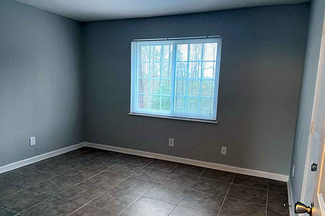 Eagle Trace Apartment Homes - 1 Lakeside Rd Greenville Sc Apartments For Rent Rentcom