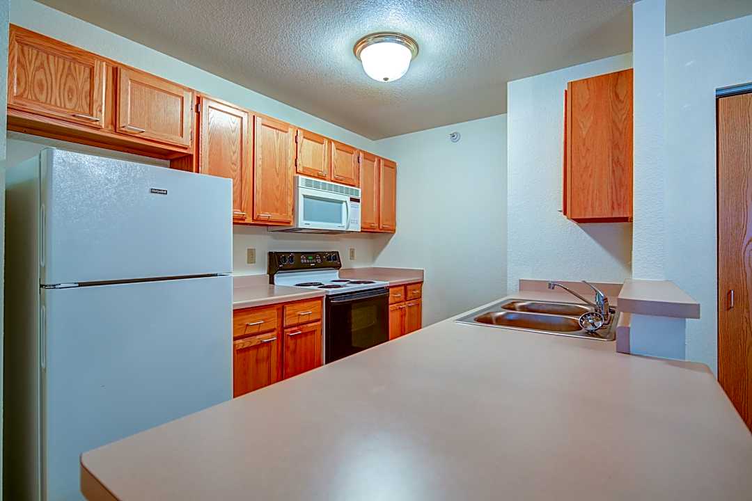 Silver Creek Village 2455 W Silver Spring Dr Milwaukee Wi Apartments For Rent Rent Com