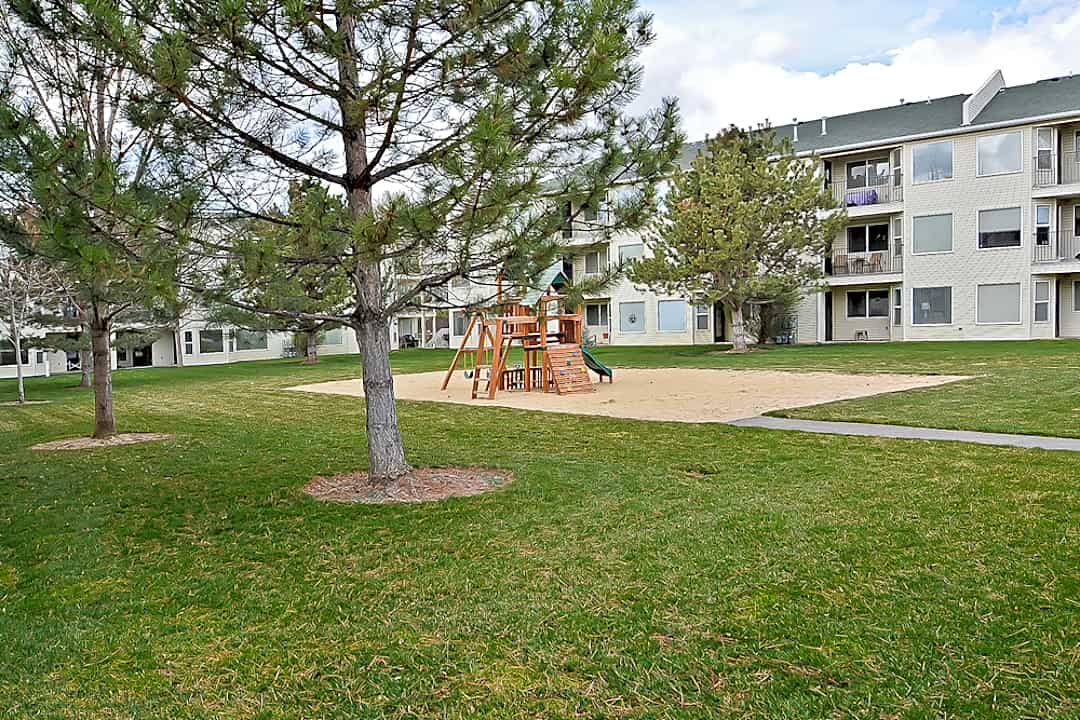 Aspen Hills Apartments 300 E James Court Dr Meridian Id Apartments For Rent Rent Com
