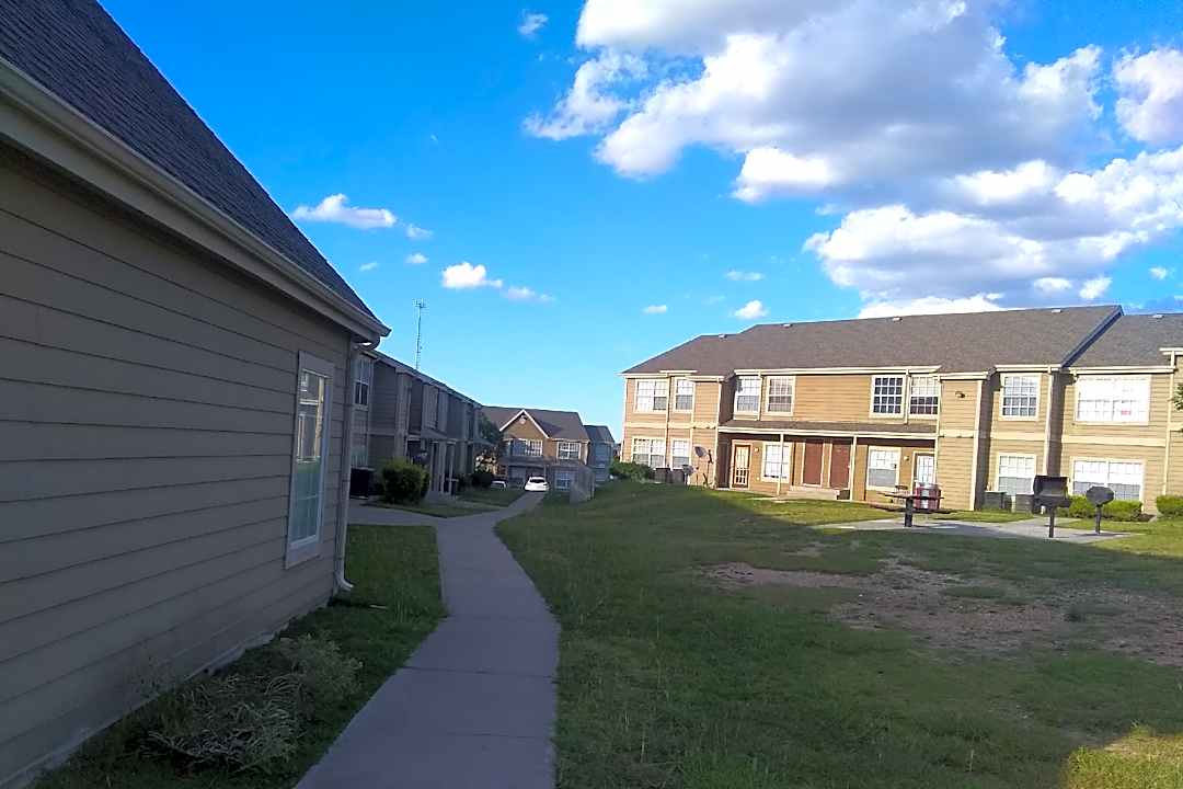 whispering plains apartments ne 24th st guymon ok apartments for rent rent com