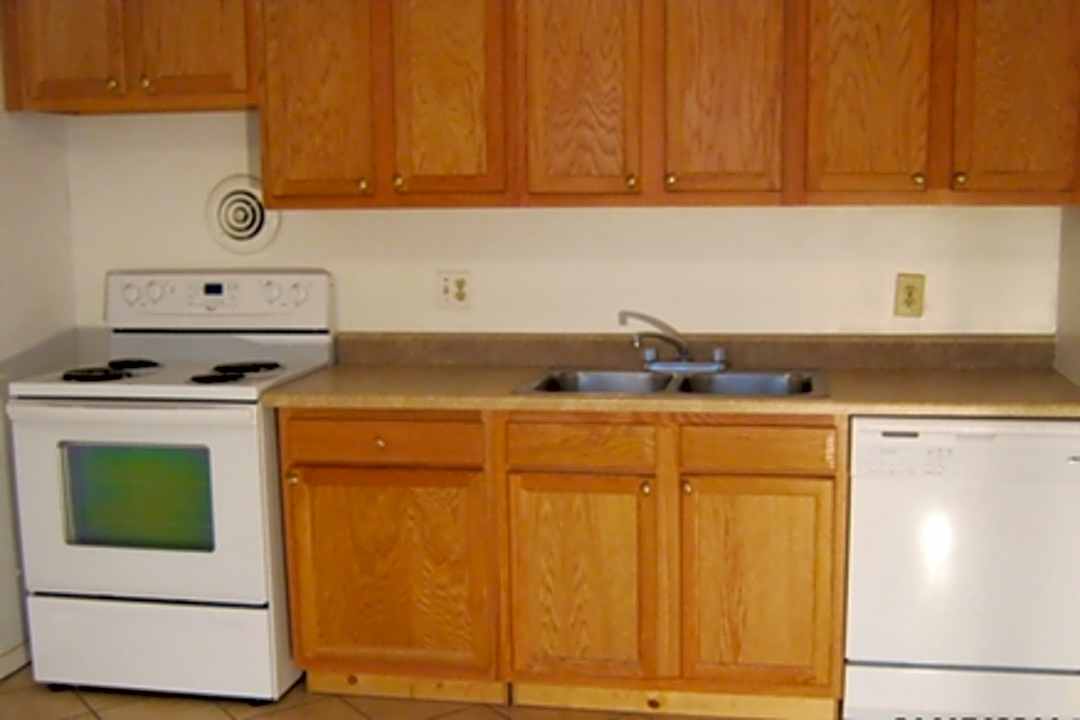 Aspenwood Alps Apartments 1722 W North Bend Rd Cincinnati Oh Apartments For Rent Rent Com