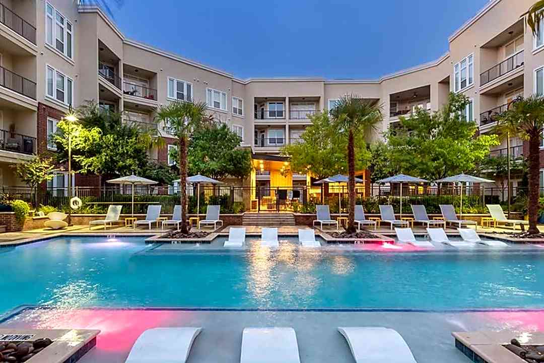 Amli Frisco Crossing 7255 Texas Rangers Dr Frisco Tx Apartments For Rent Rent Com