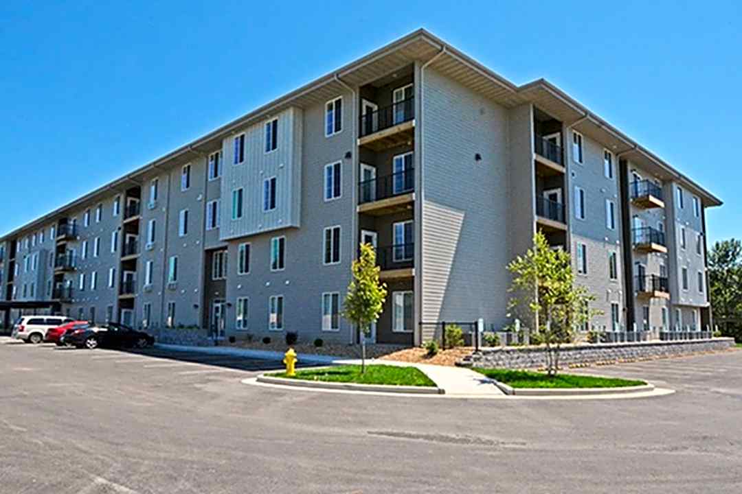 trail s bend apartments and townhomes 2621 s jefferson springfield mo apartments for rent rent com