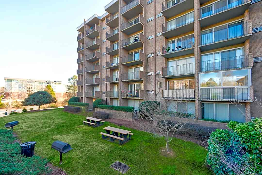 University Apartments Chapel Hill Per Bed Lease 600 Martin Luther King Jr Blvd Chapel Hill Nc Apartments For Rent Rent Com