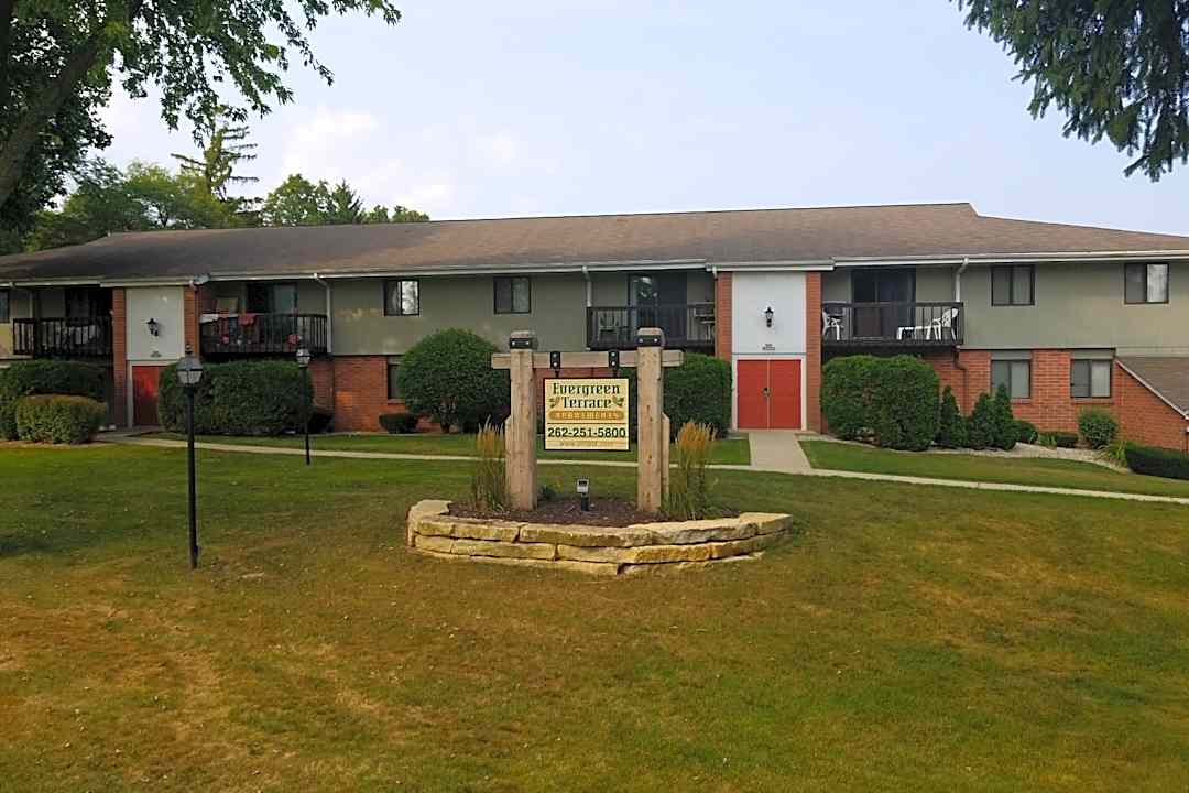 Evergreen Terrace - N83w13606 W Fond Du Lac Ave Menomonee Falls Wi Apartments For Rent Rentcom