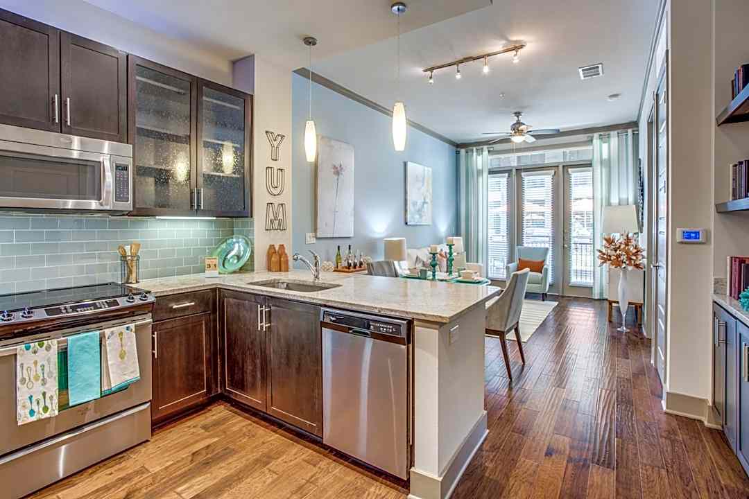 L2 Uptown 2828 Lemmon Ave Dallas Tx Apartments For Rent Rent Com