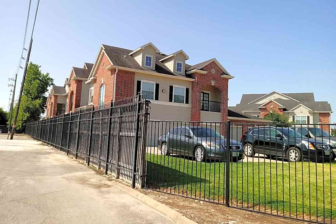 Idlewilde Apartments 9915 Fm 1960 W Houston Tx Apartments For Rent Rent Com