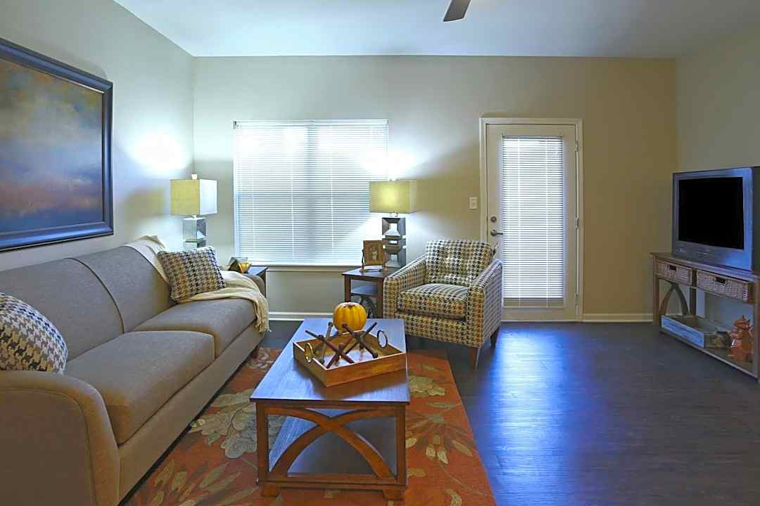 the element apartments camden ar