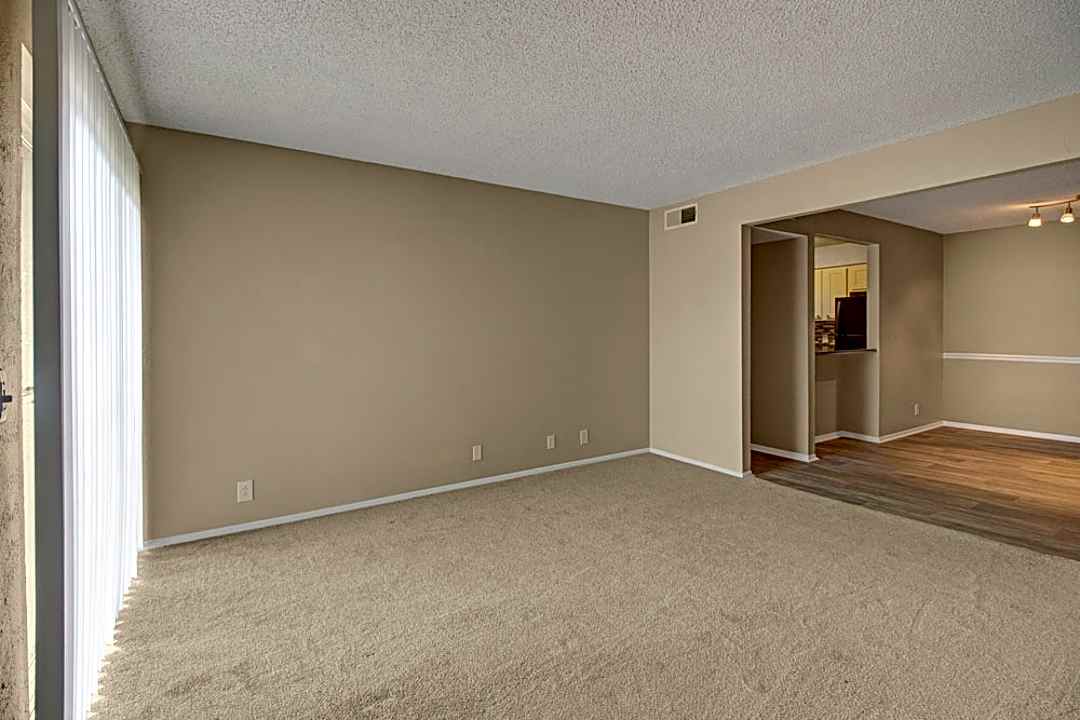 The Highland On Briley 2131 Elm Hill Pike Nashville Tn Apartments For Rent Rent Com