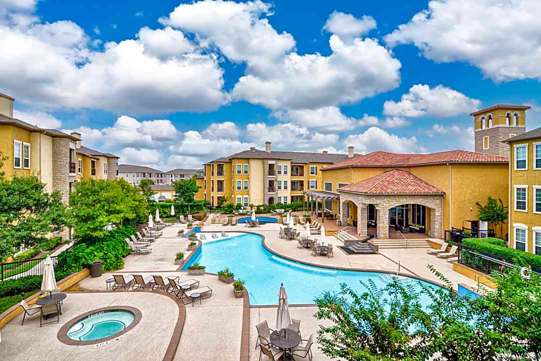 Amalfi At Tuscan Lakes 1450 E League City Pkwy League City Tx Apartments For Rent Rent Com