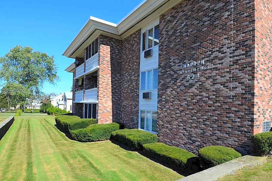 warren apartments 624 metacom ave warren ri apartments for rent rent com