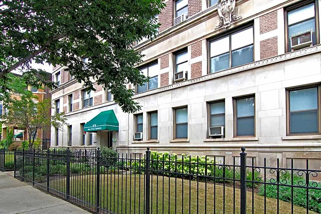 808 W Junior Terrace 808 W Junior Terrace Apt 603 Chicago Il Apartments For Rent Rent Com