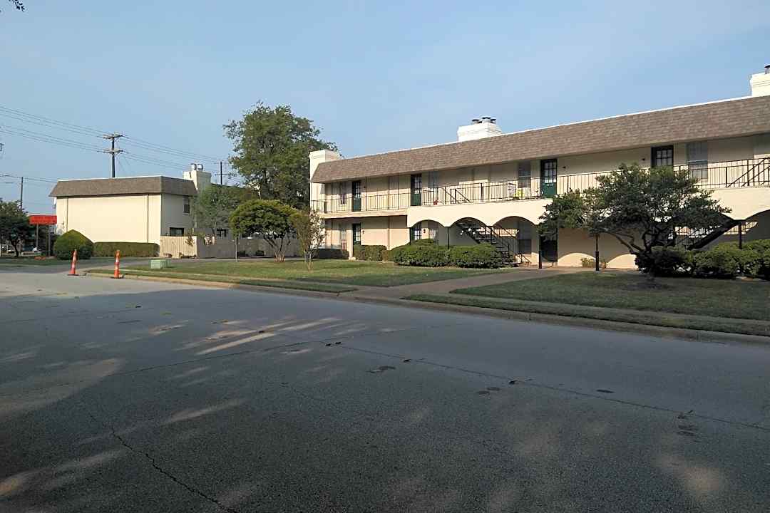 Hillsdale Gardens - 800 W Spring Valley Rd Richardson Tx Apartments For Rent Rentcom