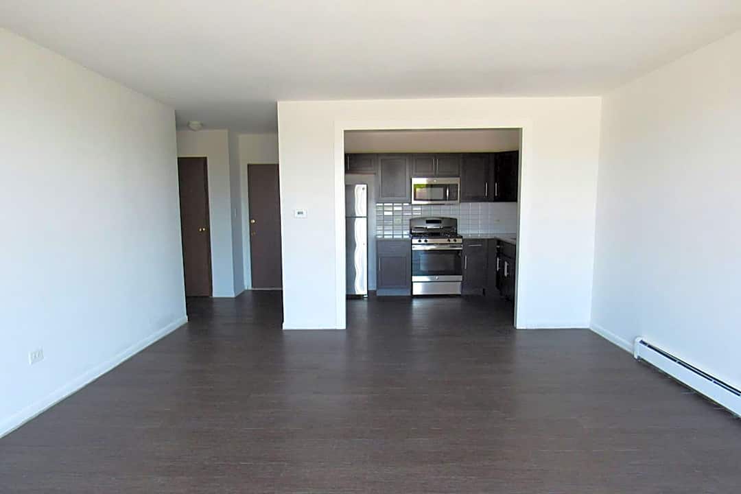 Northgate Apartments 900 North Rohlwing Addison Il Apartments For Rent Rent Com