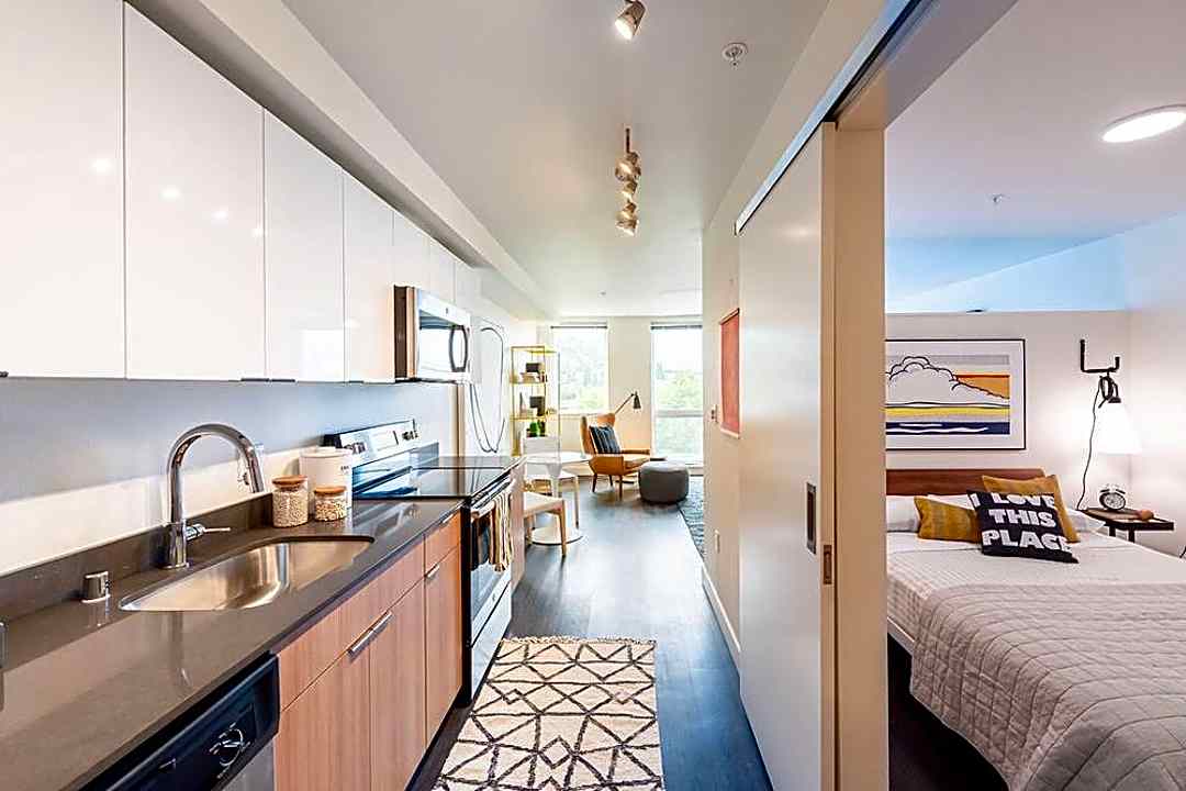 Muir Apartments 1601 S Lane St Seattle Wa Apartments For Rent Rent Com