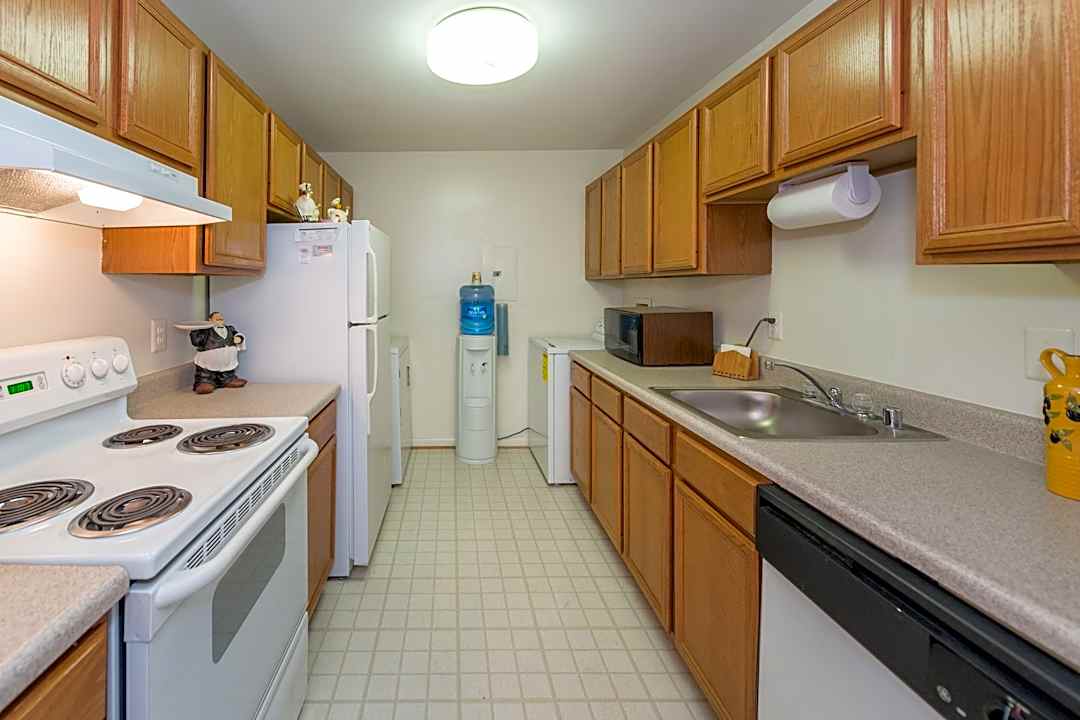 Ashton Glen 8850 Golden Oak Dr Manassas Va Apartments For Rent Rent Com