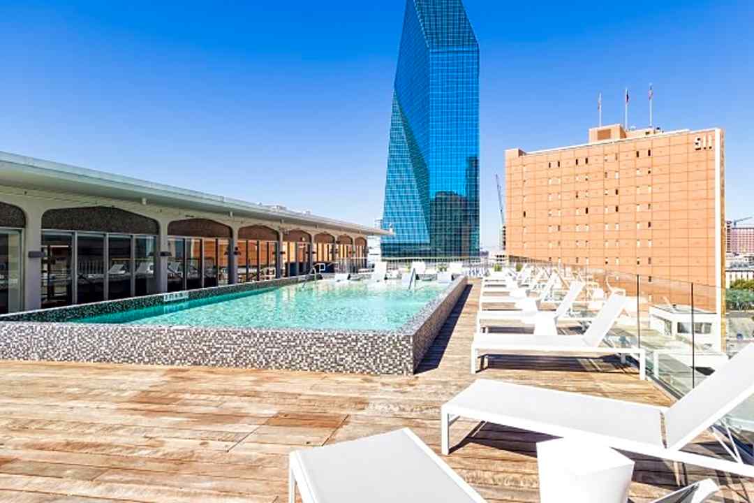 The Mayflower Dallas 411 N Akard St Dallas Tx Apartments For Rent Rent Com