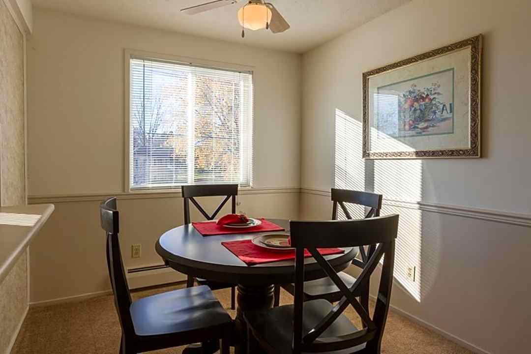 cedar commons 900 calm lake cir rochester ny apartments for rent rent com