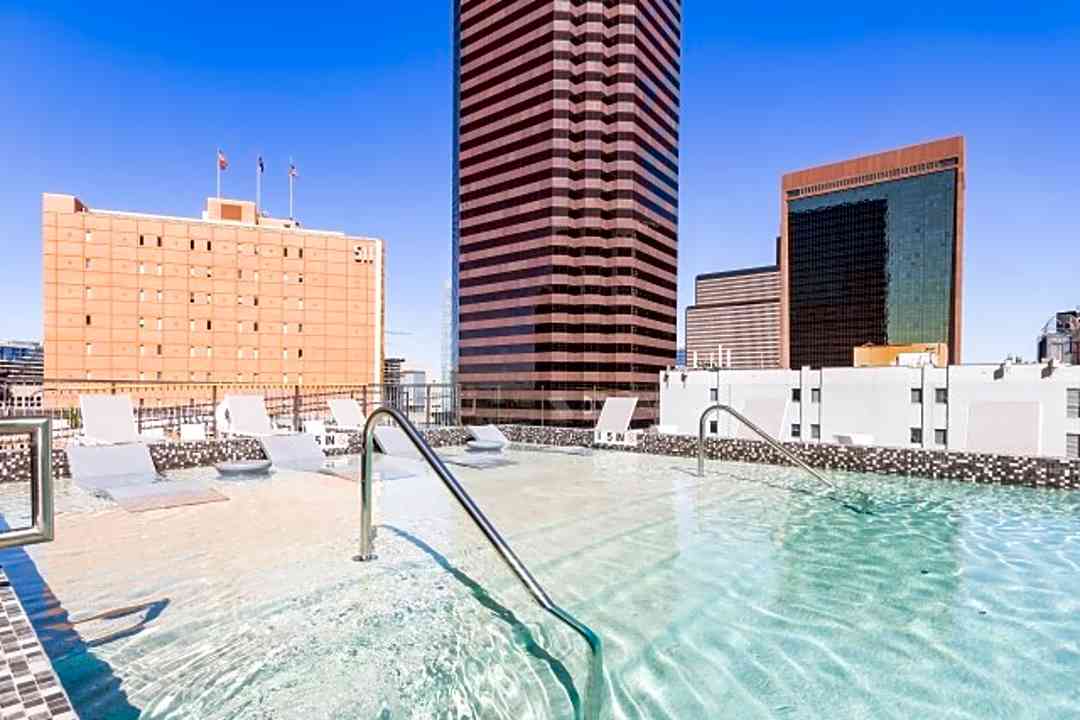 The Mayflower Dallas 411 N Akard St Dallas Tx Apartments For Rent Rent Com