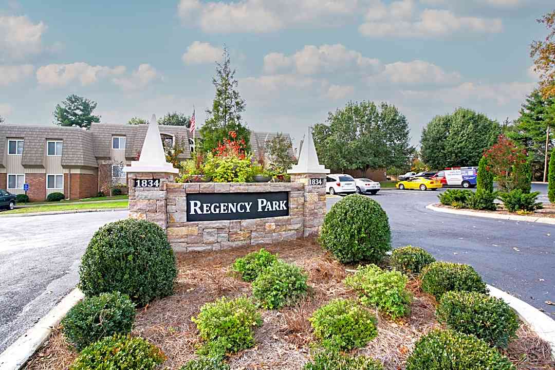 regency square apartments clarksville tn