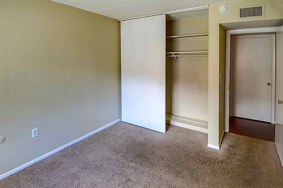 River Gardens 4009 N Howard Ave Tampa Fl Apartments For Rent Rent Com