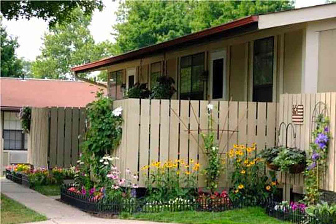 Apple Run Apartments 2350 Appleridge Dr Columbus Oh Apartments For Rent Rent Com
