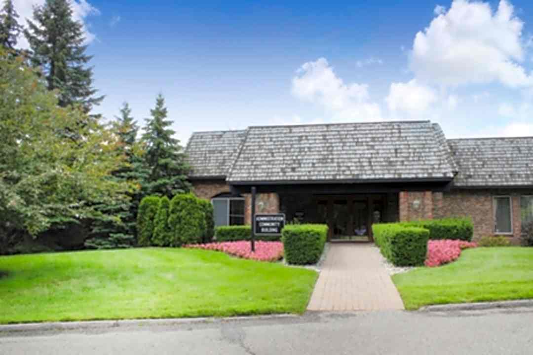 Hunters Ridge Apartments Townhomes - 31200 Hunters Drive Farmington Hills Mi Apartments For Rent Rentcom
