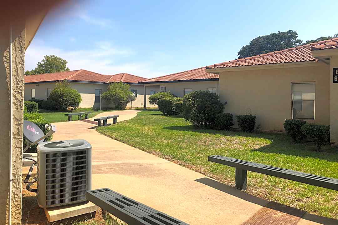 Woods Of Eastchase Apartment Homes The - 8551 Ederville Rd Fort Worth Tx Apartments For Rent Rentcom