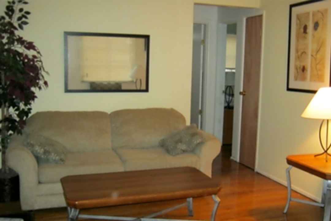 Aspenwood Alps Apartments 1722 W North Bend Rd Cincinnati Oh Apartments For Rent Rent Com